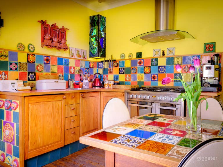  Stunning Artist's Home and Gallery 