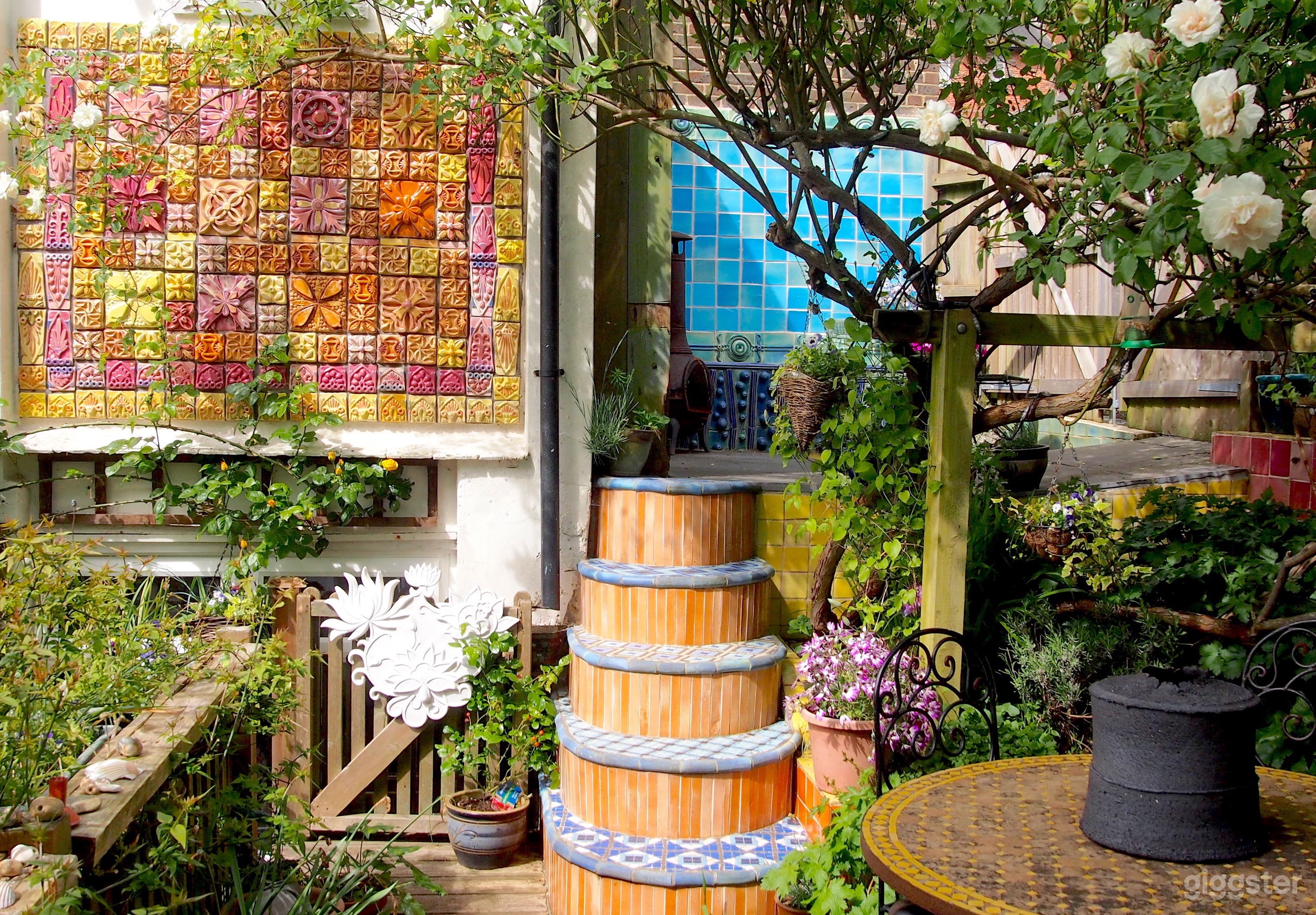 Stunning Artist's Home and Gallery Photo 1