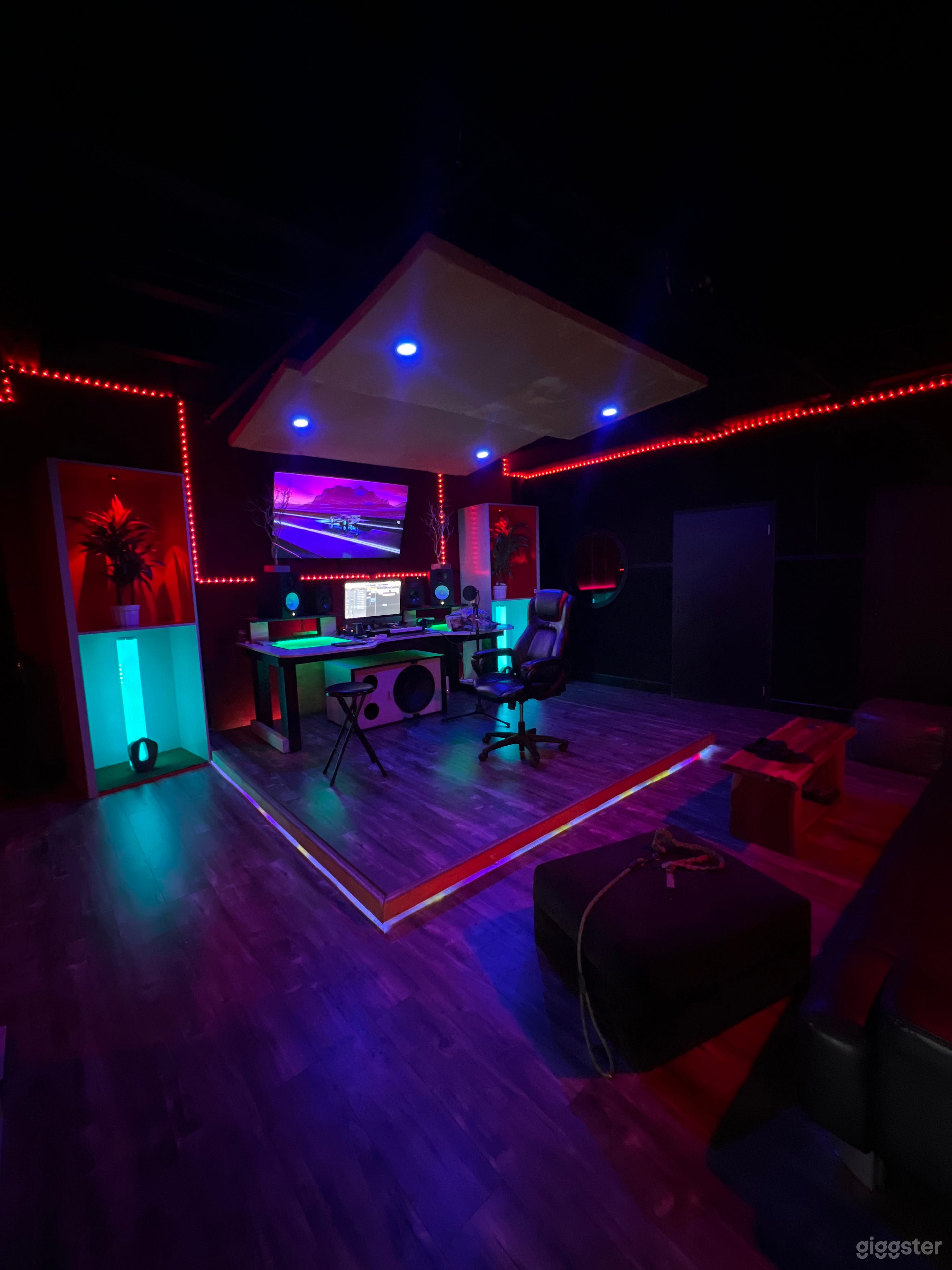DTLA Recording Studio & Photo/Video Loft Photo 1