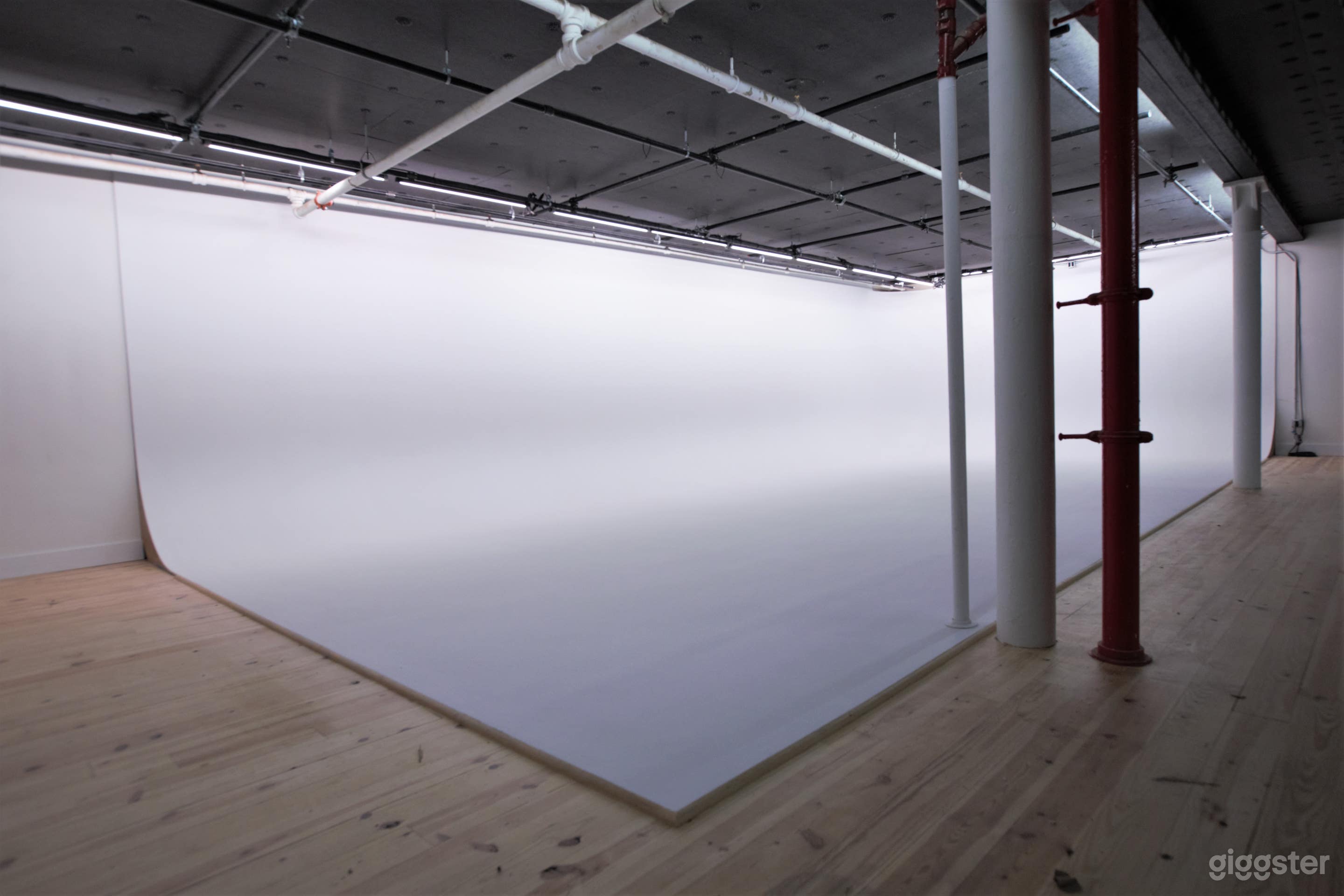 50’ White Cyc' Stage located in Chelsea, Manhattan Photo 1
