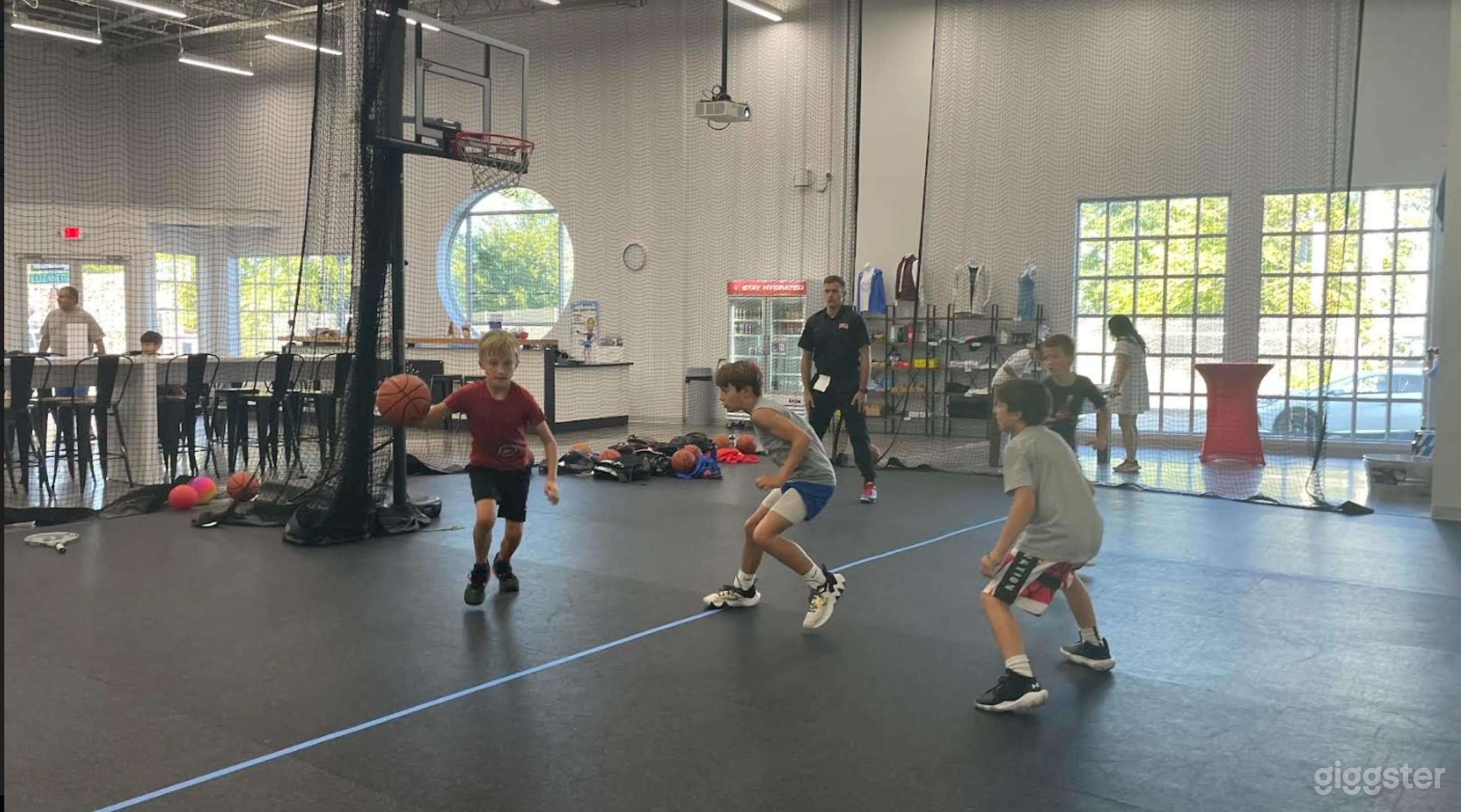 Basketball Shooting Court For 4-5 People Photo 2