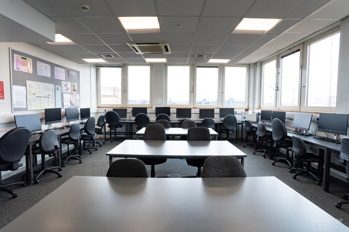 Large Classroom - Tottenham  Photo 1
