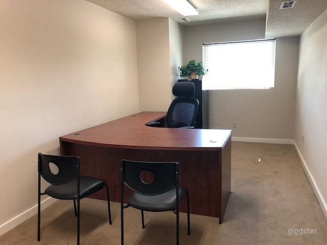 Business Office For 3 People  Photo 4