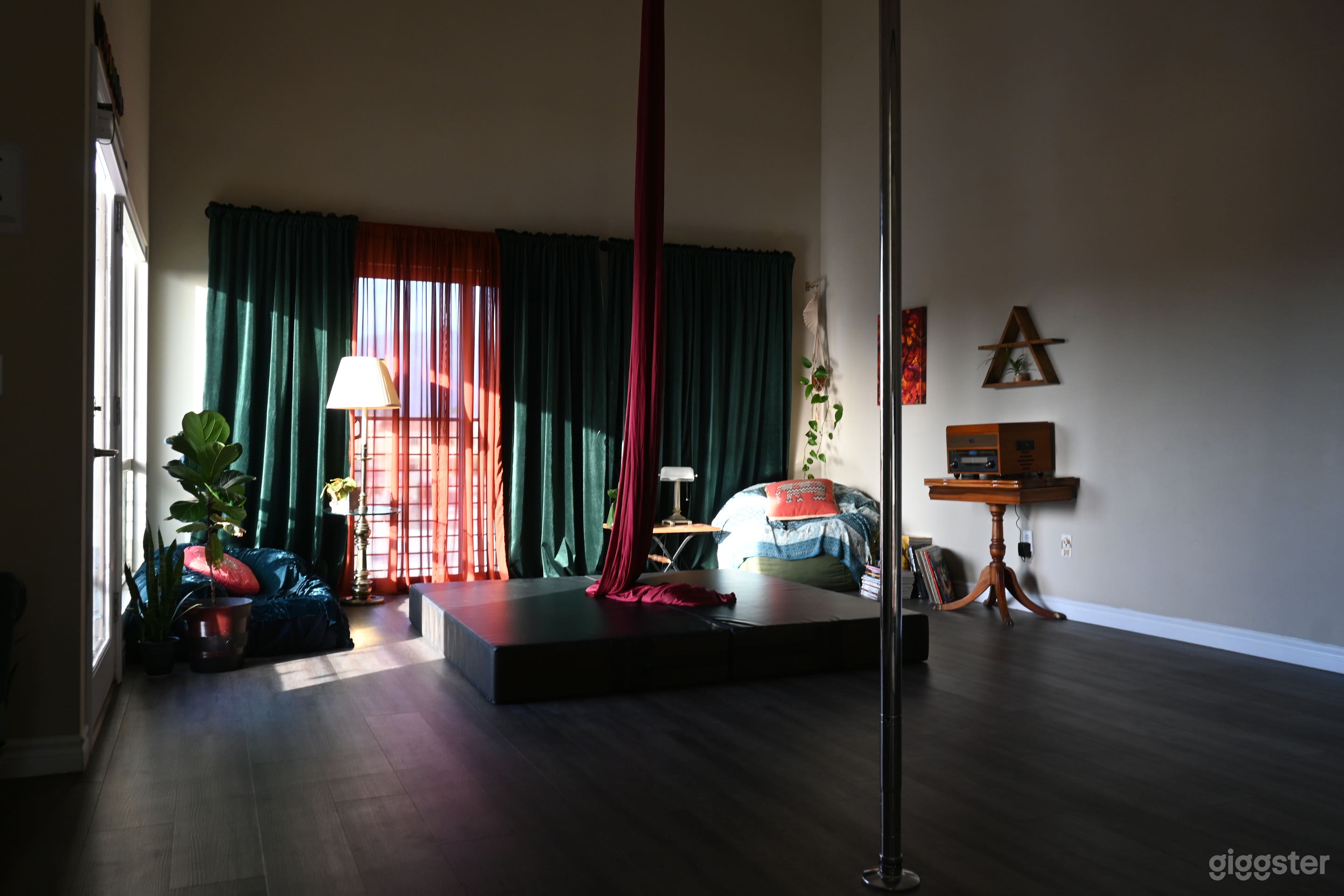 Private Aerial and Pole studio in San Gabriel Photo 3