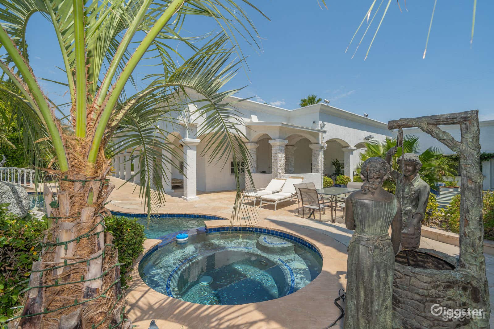 Tropical Pool and Resort Photo 1