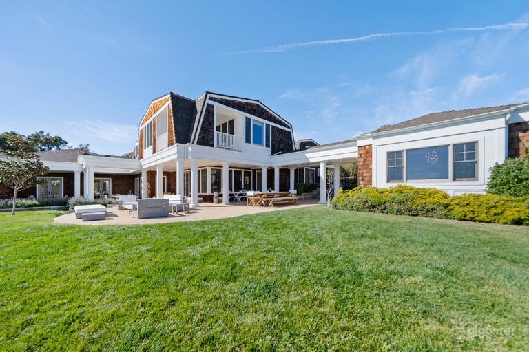  MALIBU OCEAN VIEW: LUXE CALIFORNIAN CRAFTSMAN HOME 