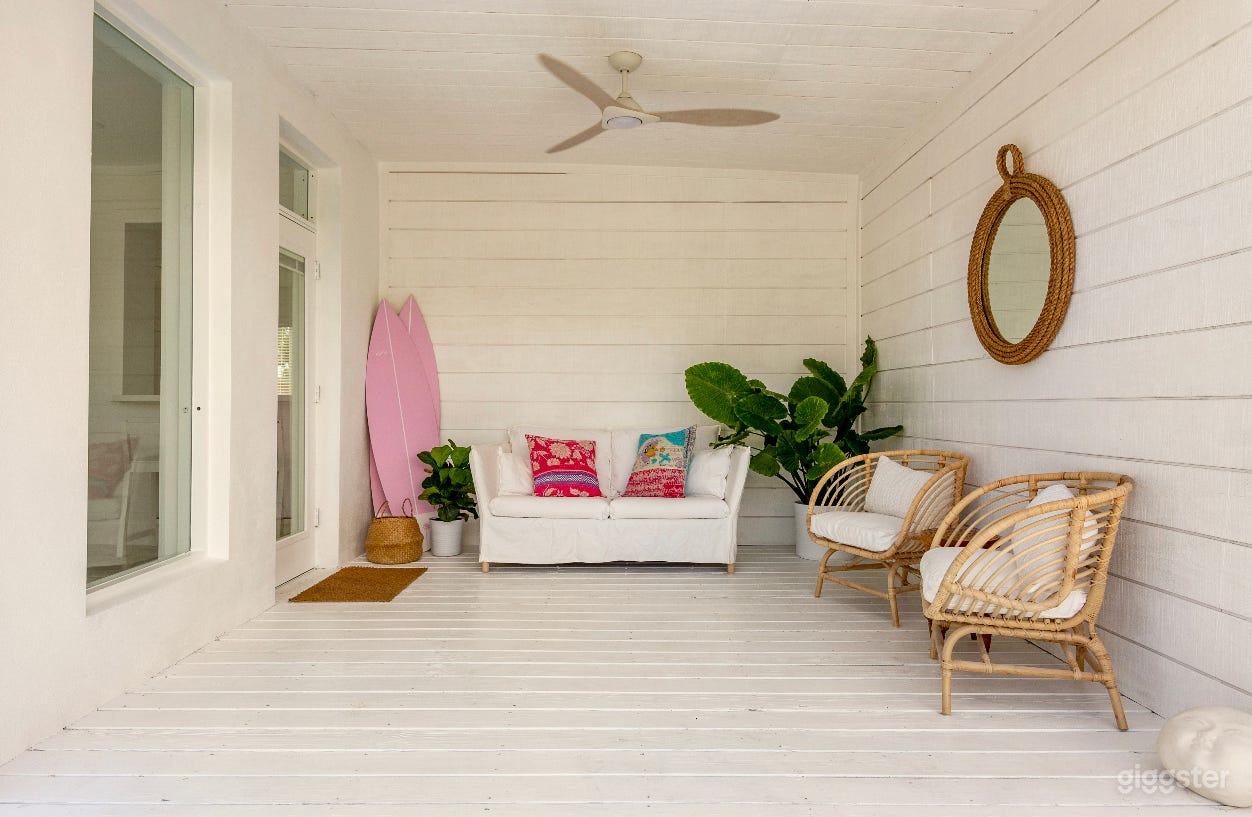 Charming Photoshoot and Event space Photo 3