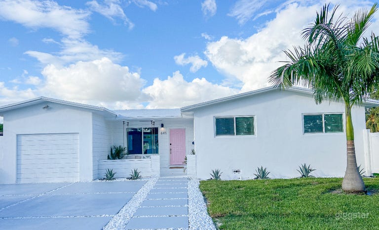  Charming Photoshoot and Event space 