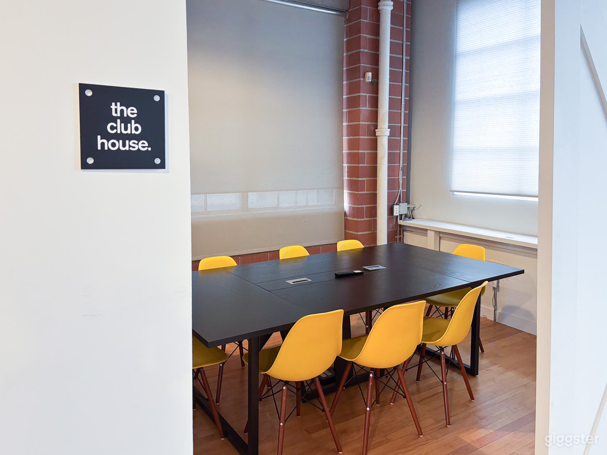 Natural Light Production & Meeting Studio in Liberty Village Photo 4