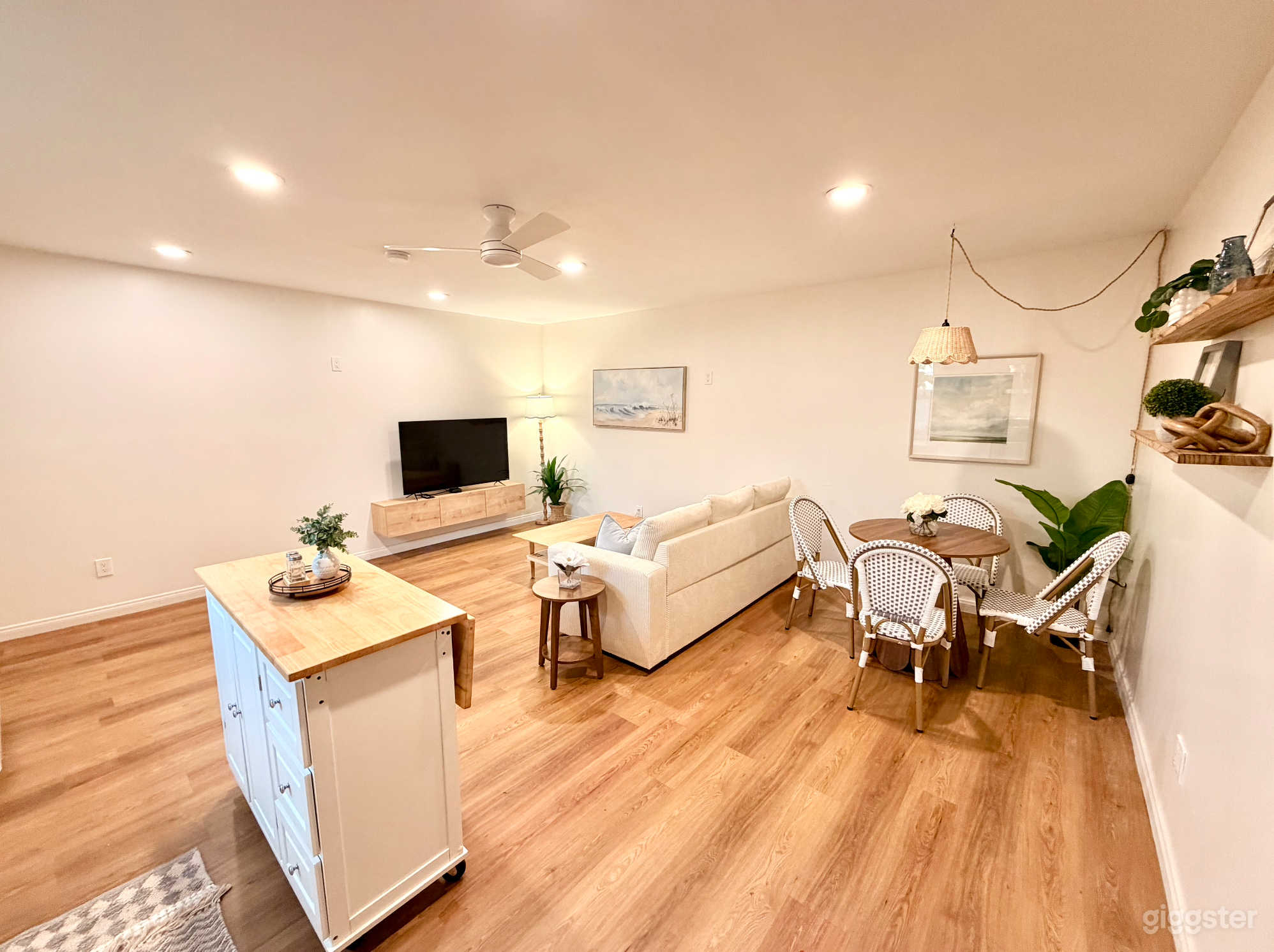 Beach Bungalow - Light Filled Bedroom Photo 3