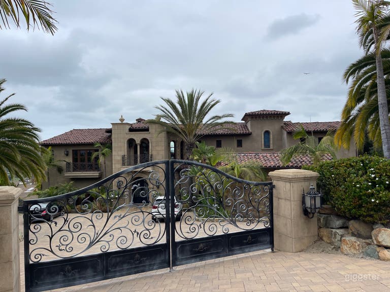  Grand Tuscan Fusion Home With Breathtaking Views 