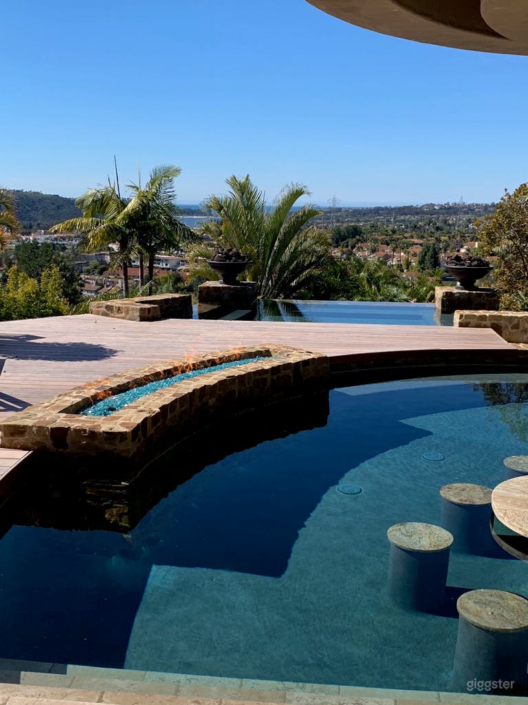  Grand Tuscan Fusion Home With Breathtaking Views 