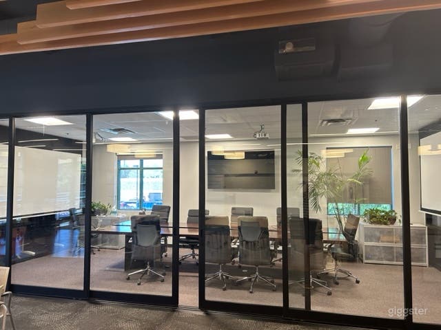 Spacious Boardroom for Meetings for 12 Photo 2