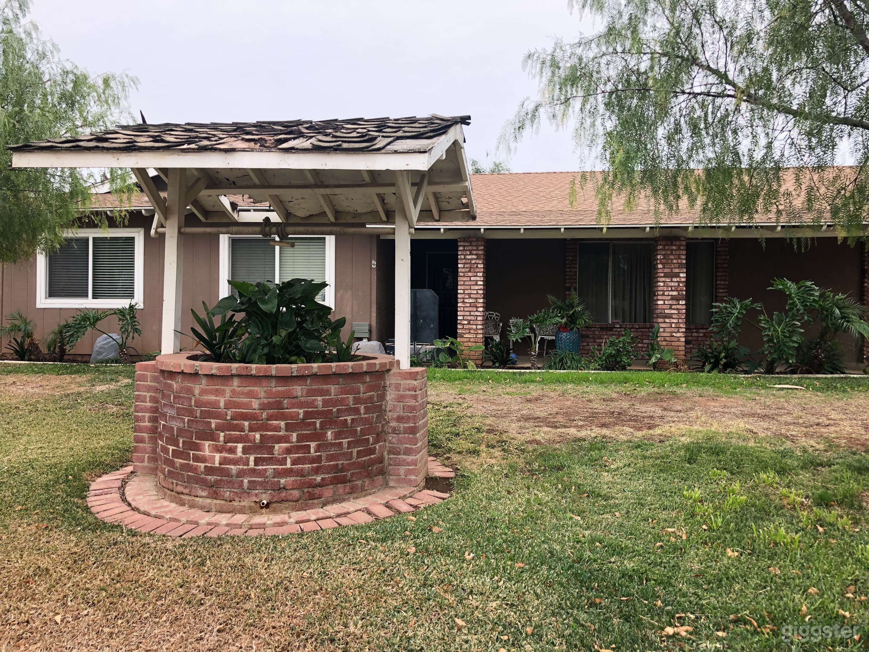 Ranch Style Home with Red Barn, Pool and Gym Photo 2