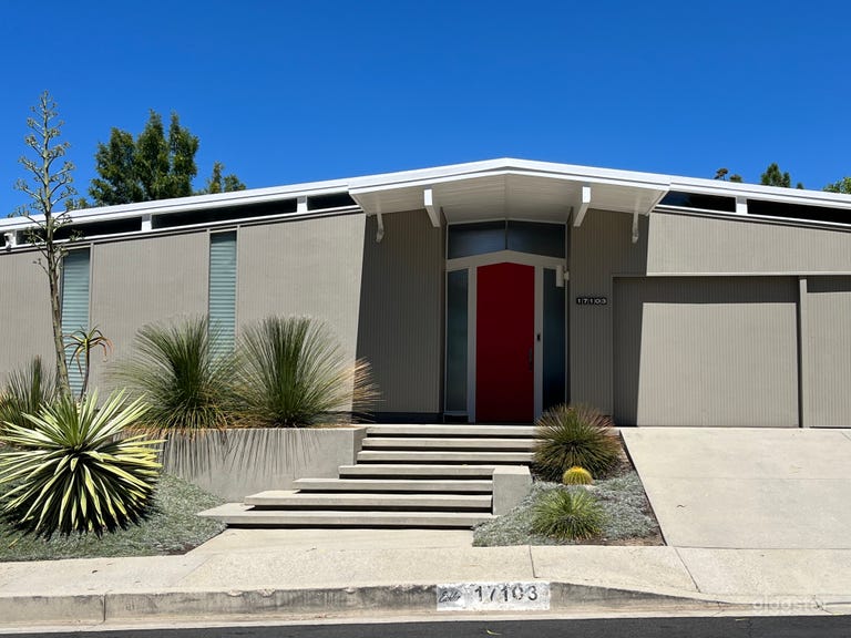  A Midcentury Modern Home - An Original Eichler 