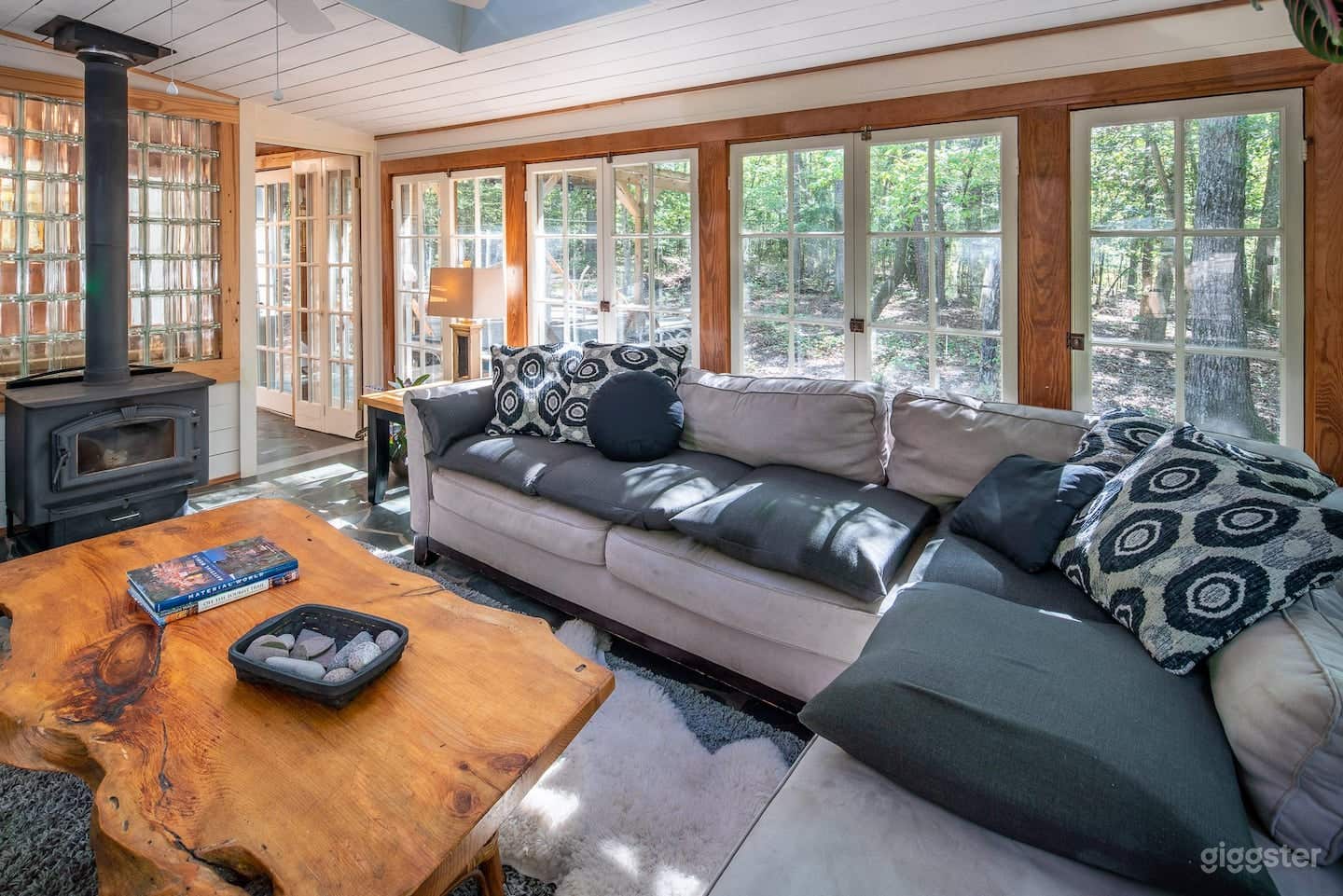 Storybook Wooded Retreat &amp; Artist's Getaway Photo 3