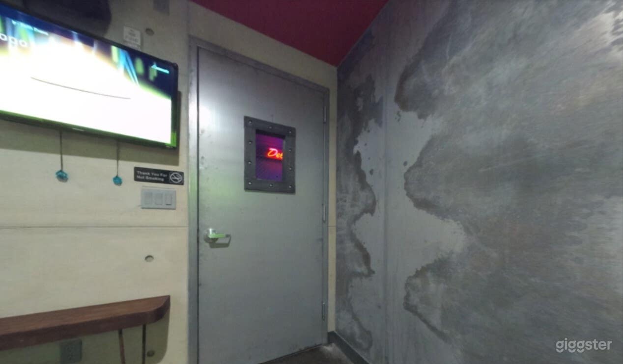 BROADWAY ROOM Photo 3