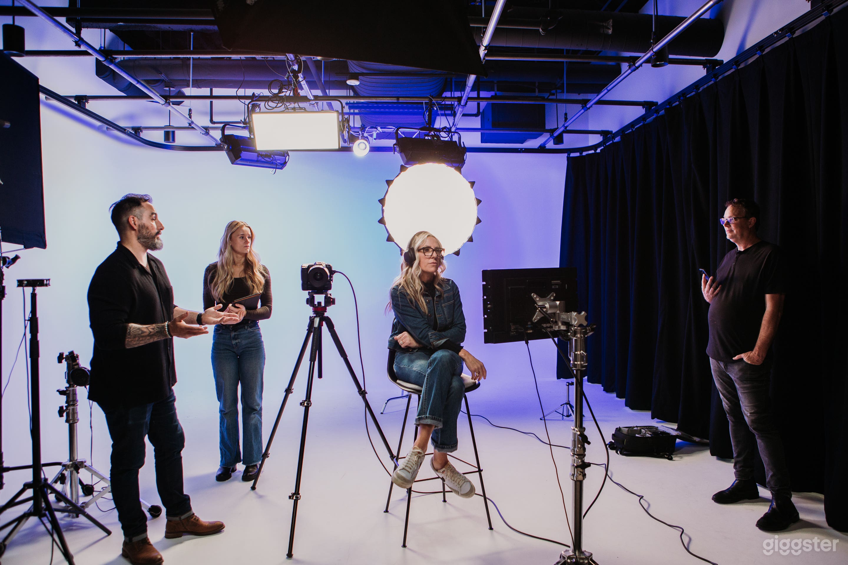 Premium Photography Studio With Dynamic Lighting Photo 3