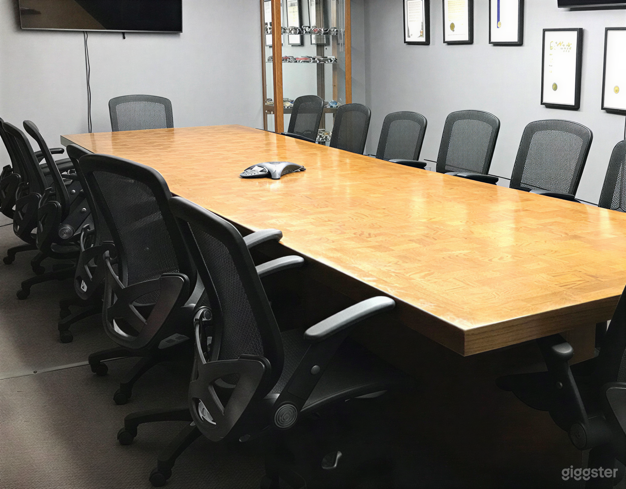 Modern Meeting & Training Rooms Inside a Museum Photo 2