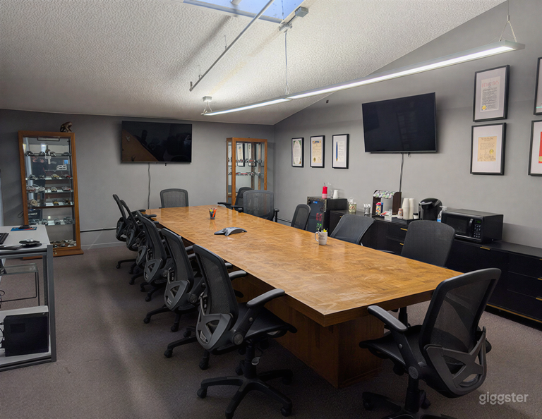  Modern Meeting & Training Rooms Inside a Museum 