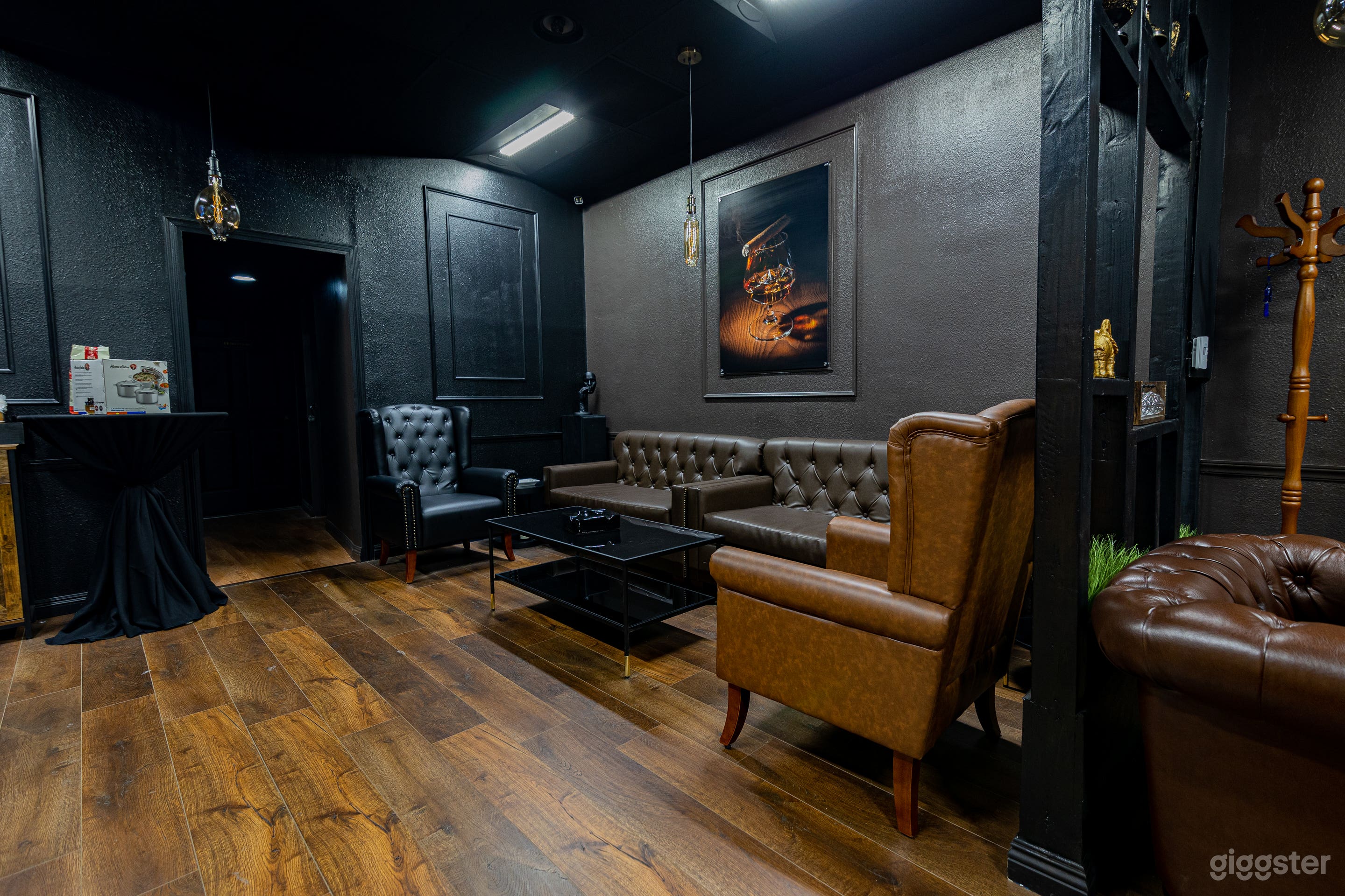 Sophisticated Cigar Lounge Photo 1