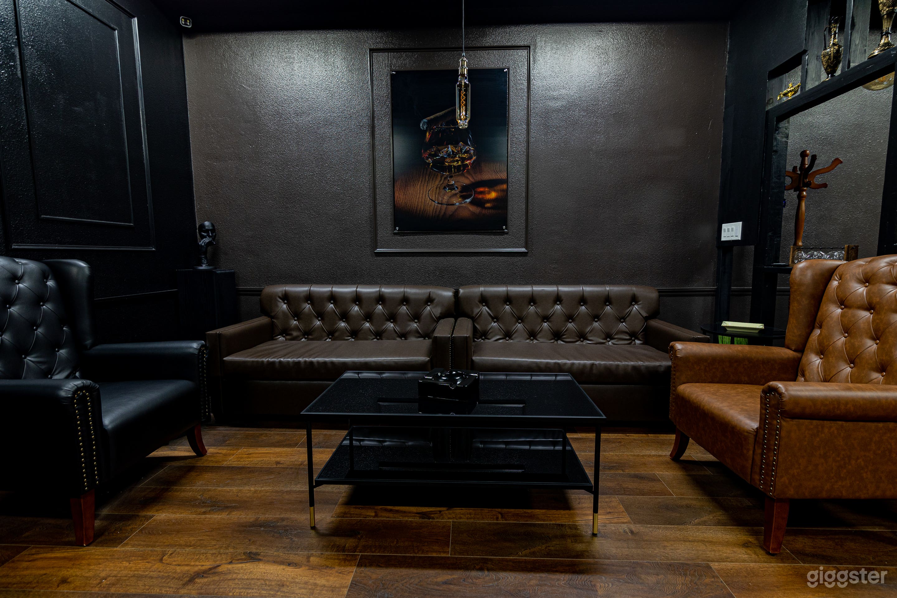 Sophisticated Cigar Lounge Photo 2