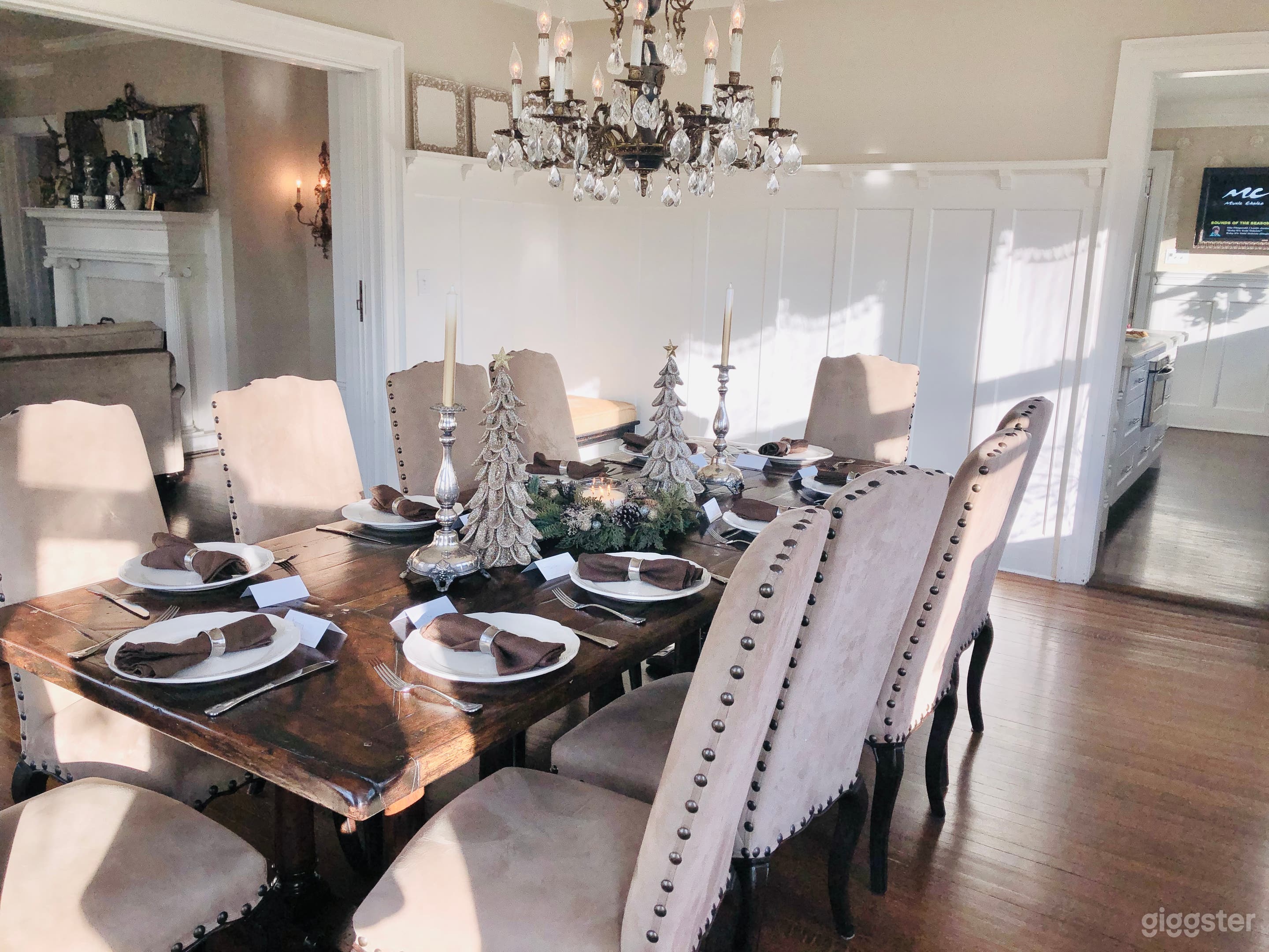 Beautiful Victorian home Photo 1