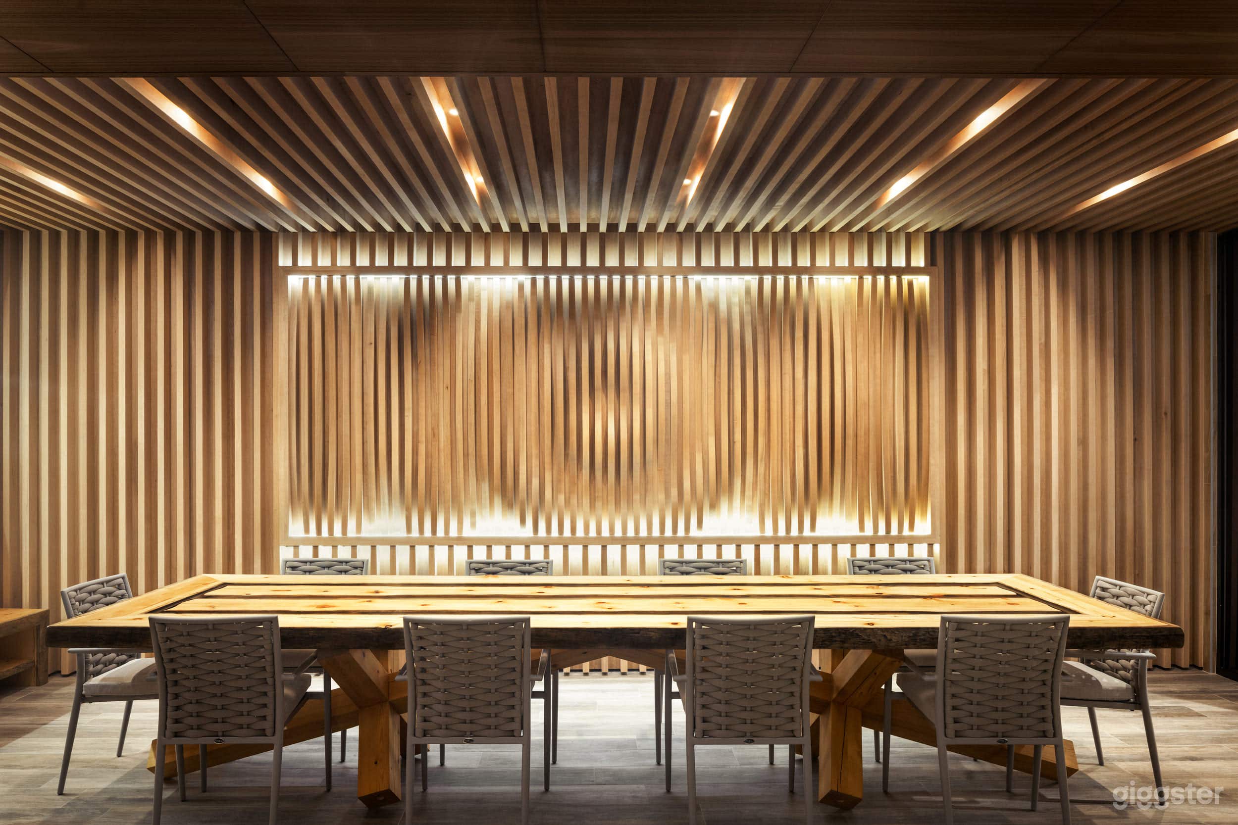 Events &amp; Banquets
Let WORLD SPA help you celebrate! The entire spa and all restaurants are available for full or partial buyouts for private or corporate events.