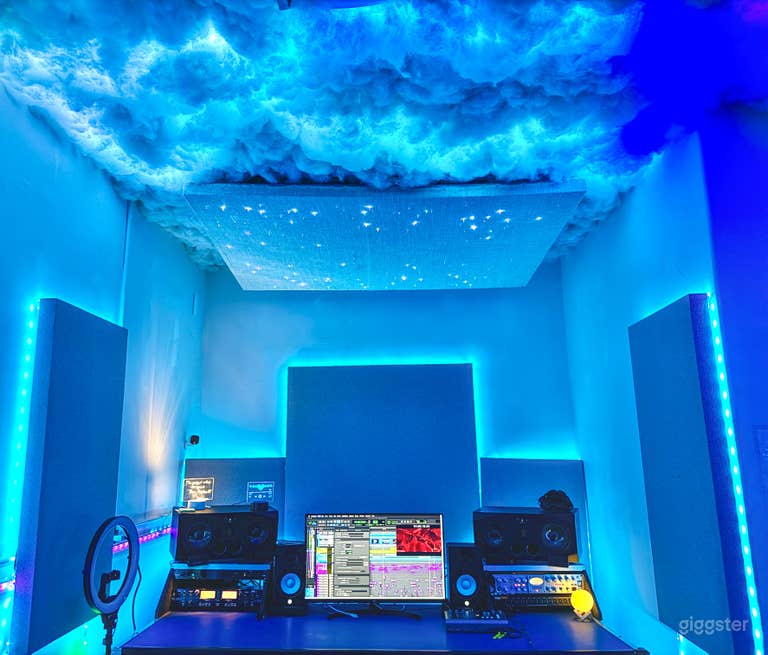  Studio Desk with the equipment 