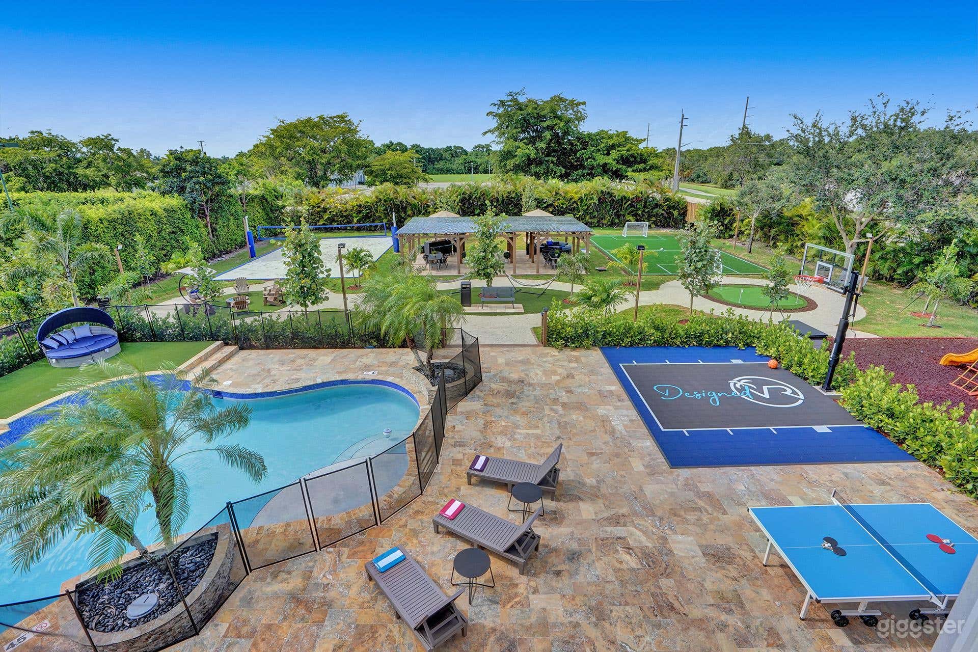 Playground Mansion! Volleyball, Basketball, Games Photo 4