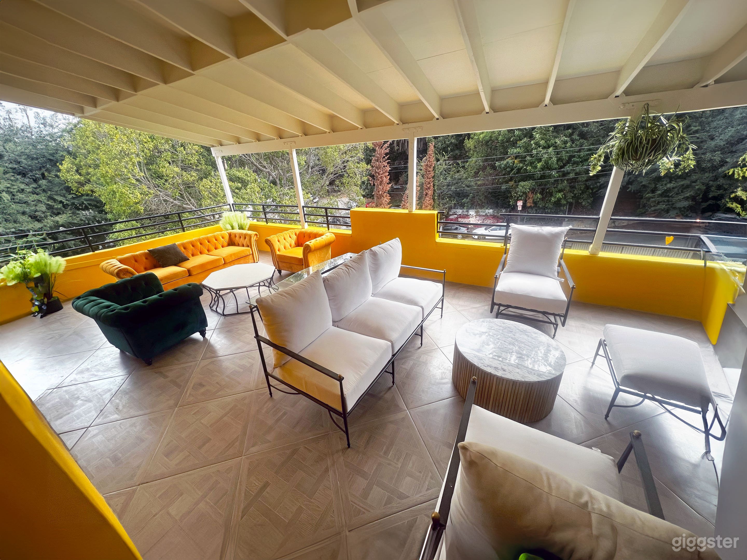 Modern Luxury Office Building Photo 3