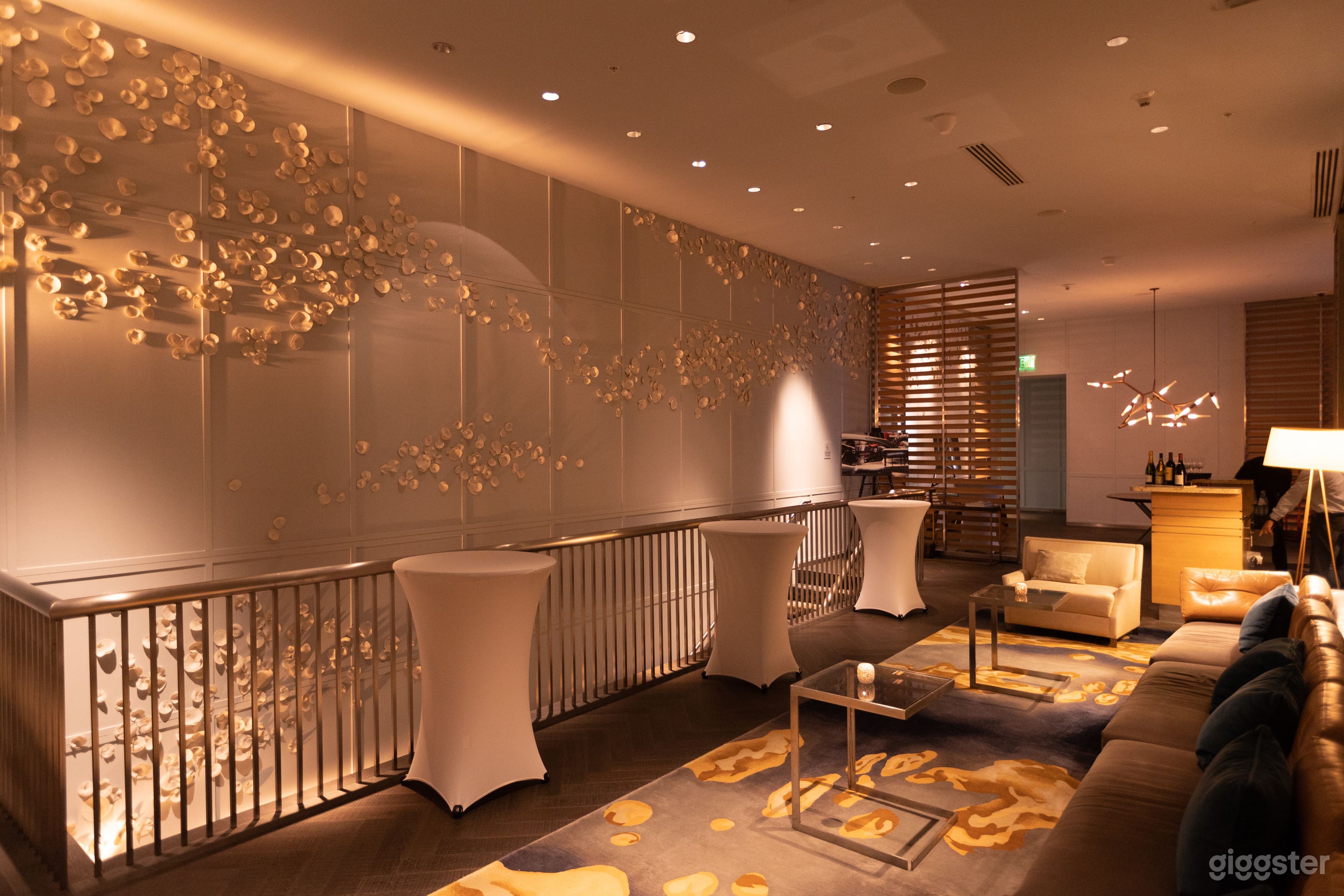 Elegant Restaurant & Private Dining Event Space Photo 3
