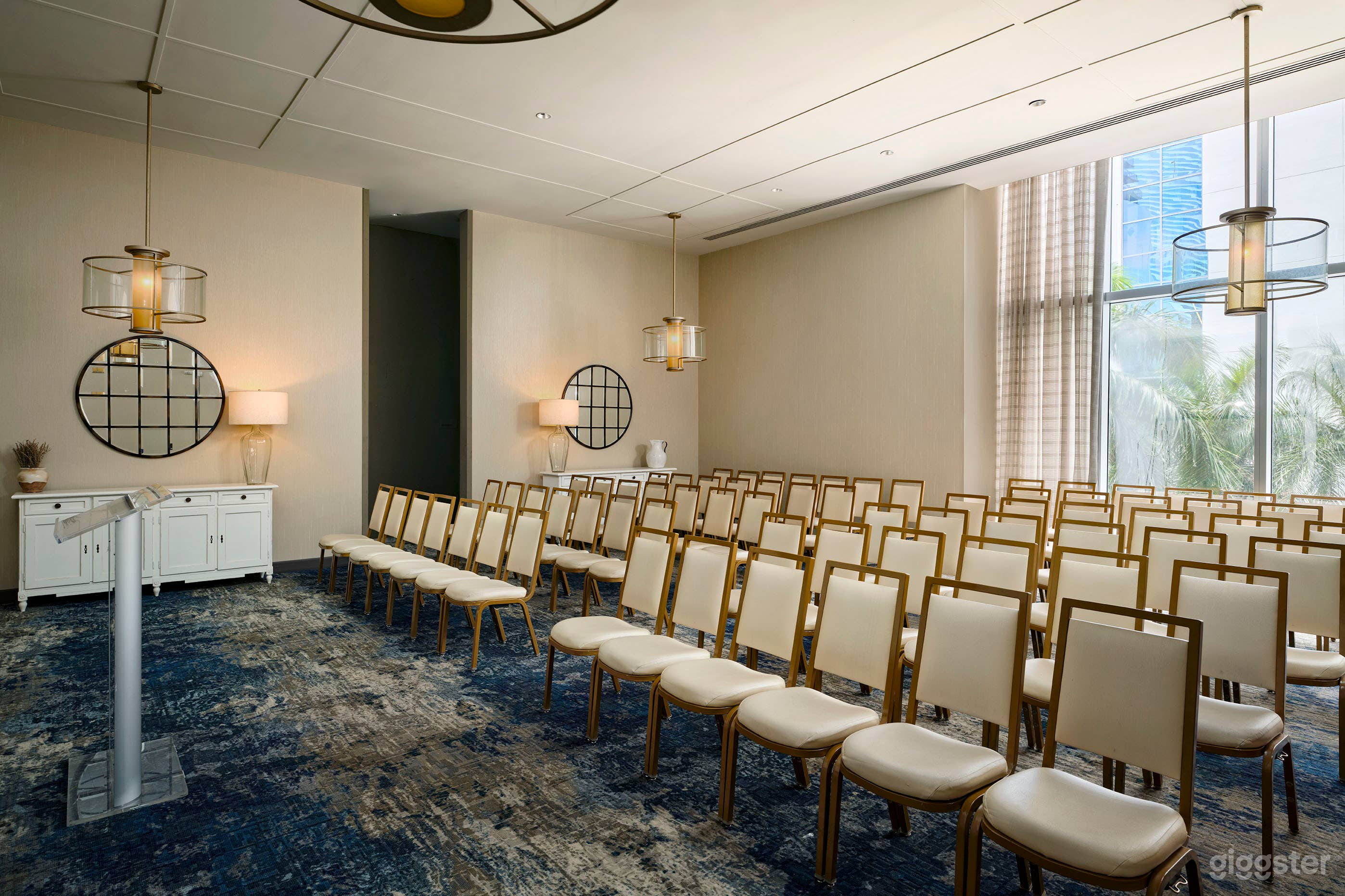 Elegant Restaurant & Private Dining Event Space Photo 4