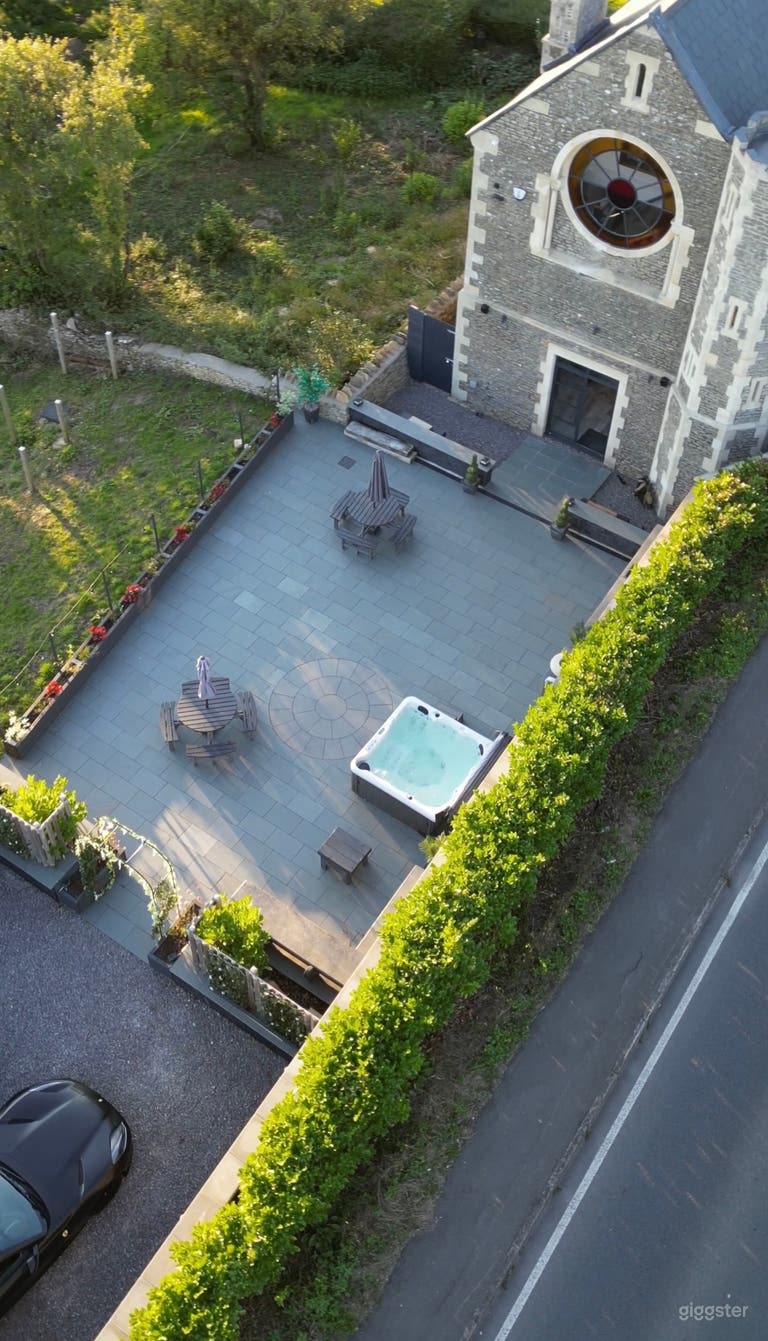  Hotub, Outdoor Shower 