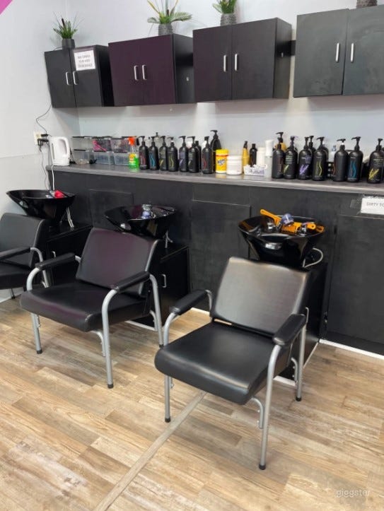 Amazing Hair Salon for Production and Events Photo 3