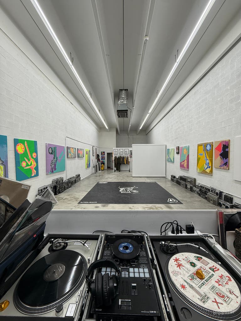  Estudio de Arte / Galería con Piso Industrial en Miami 
