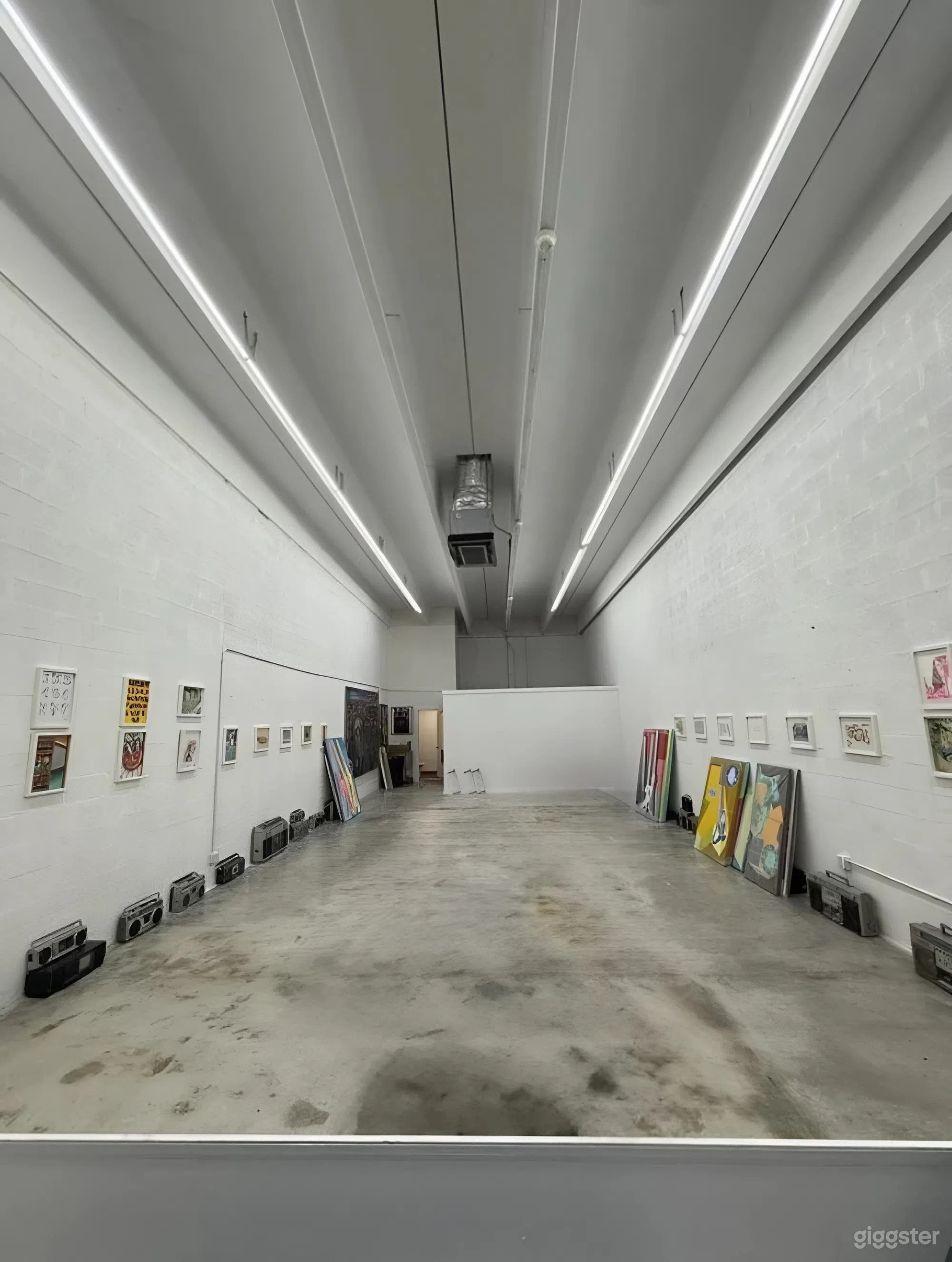Art Studio/ Gallery w/ Industrial Floor in Miami Photo 4