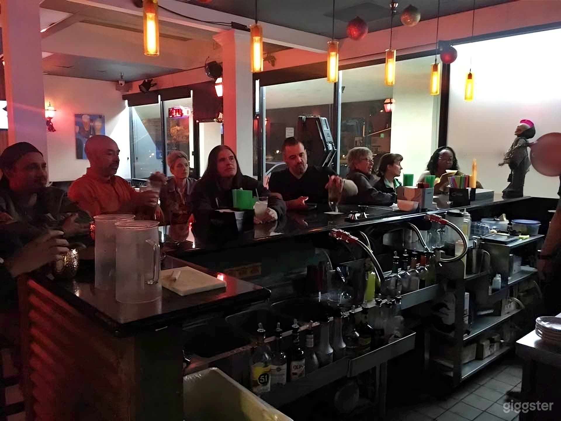 Intimate &amp; Cozy Restaurant Bar Photo 3