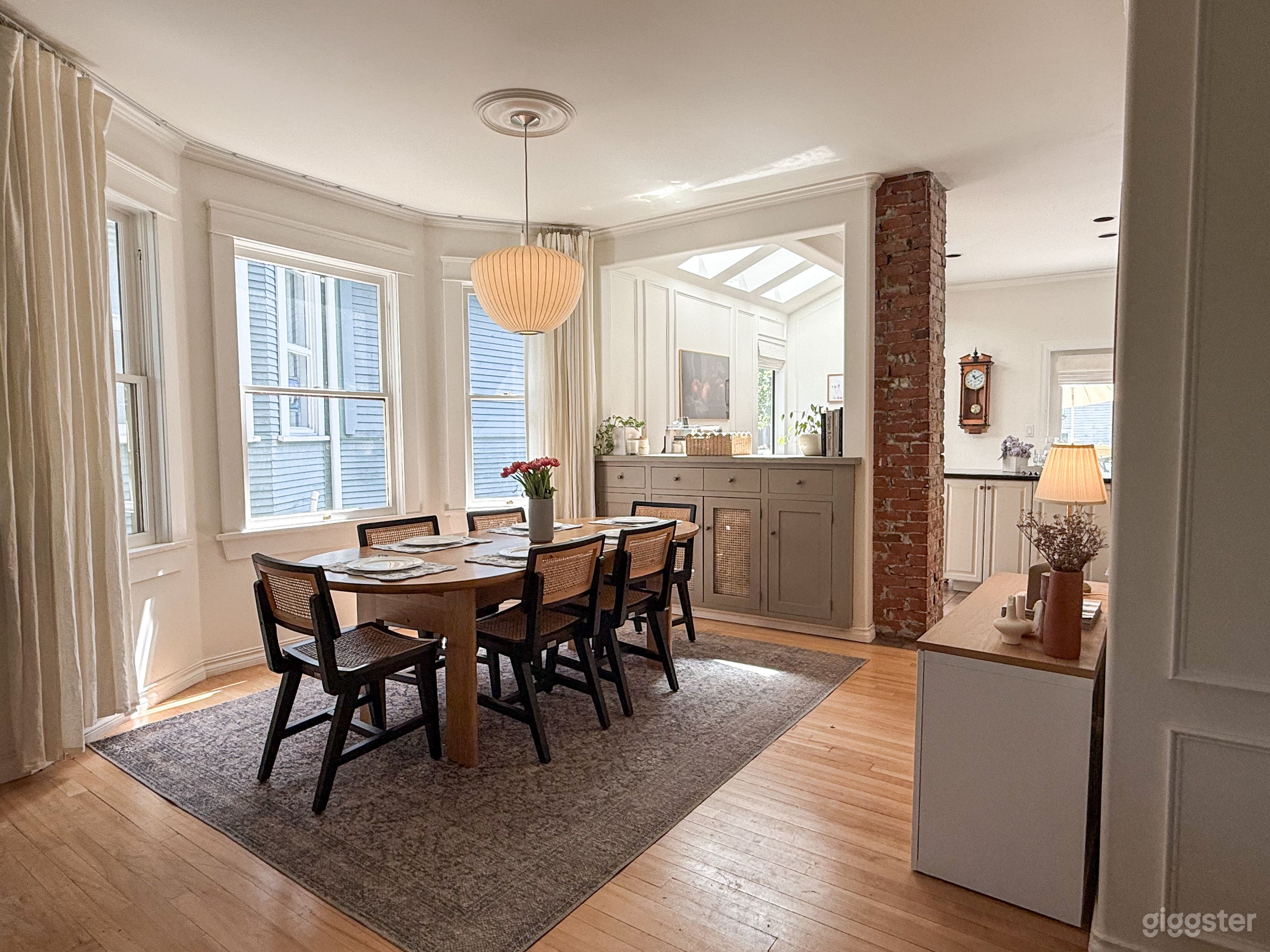 Sunlit Kitsilano Heritage Home with Modern Interiors Photo 1