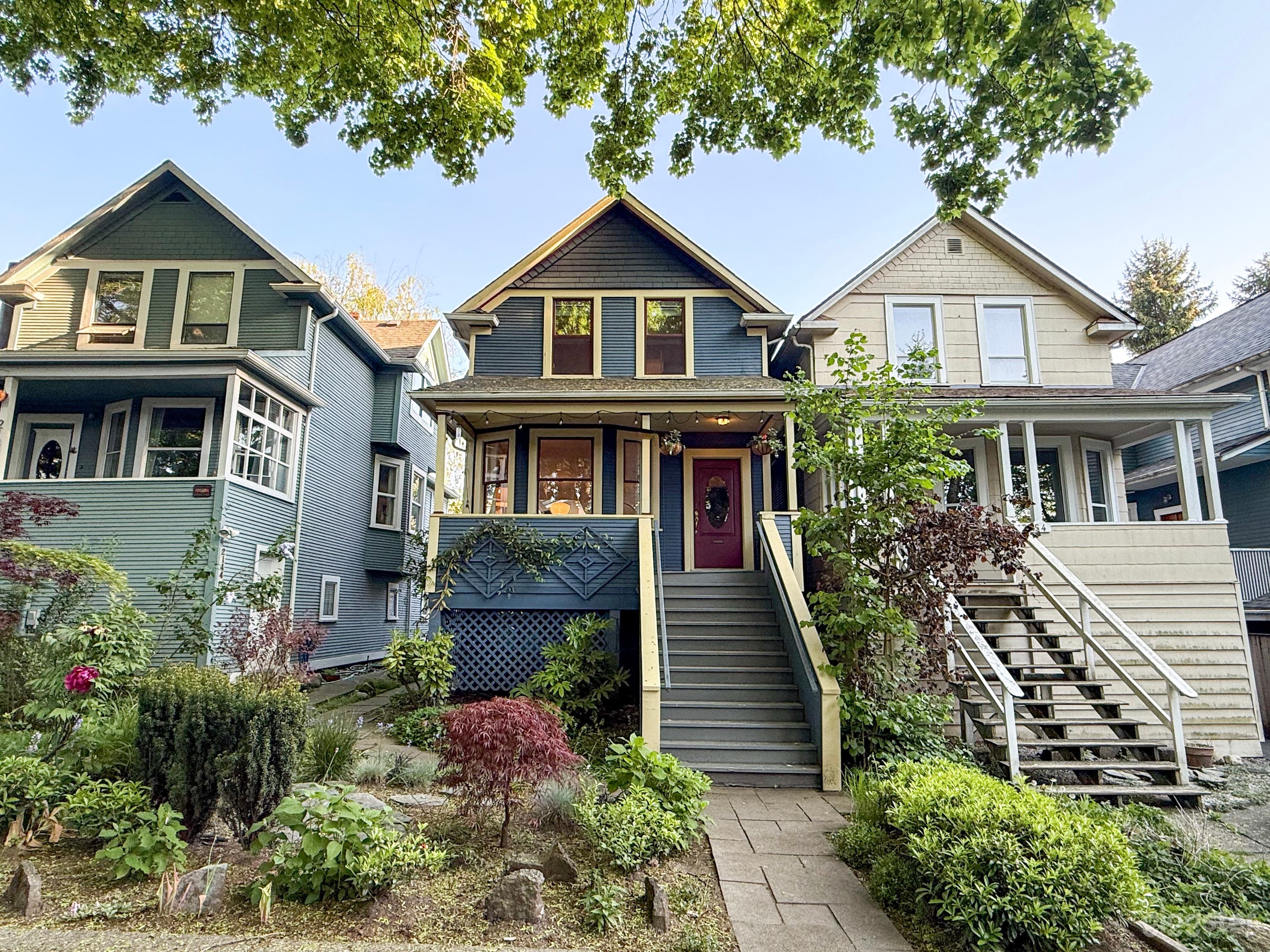 Sunlit Kitsilano Heritage Home with Modern Interiors Photo 2