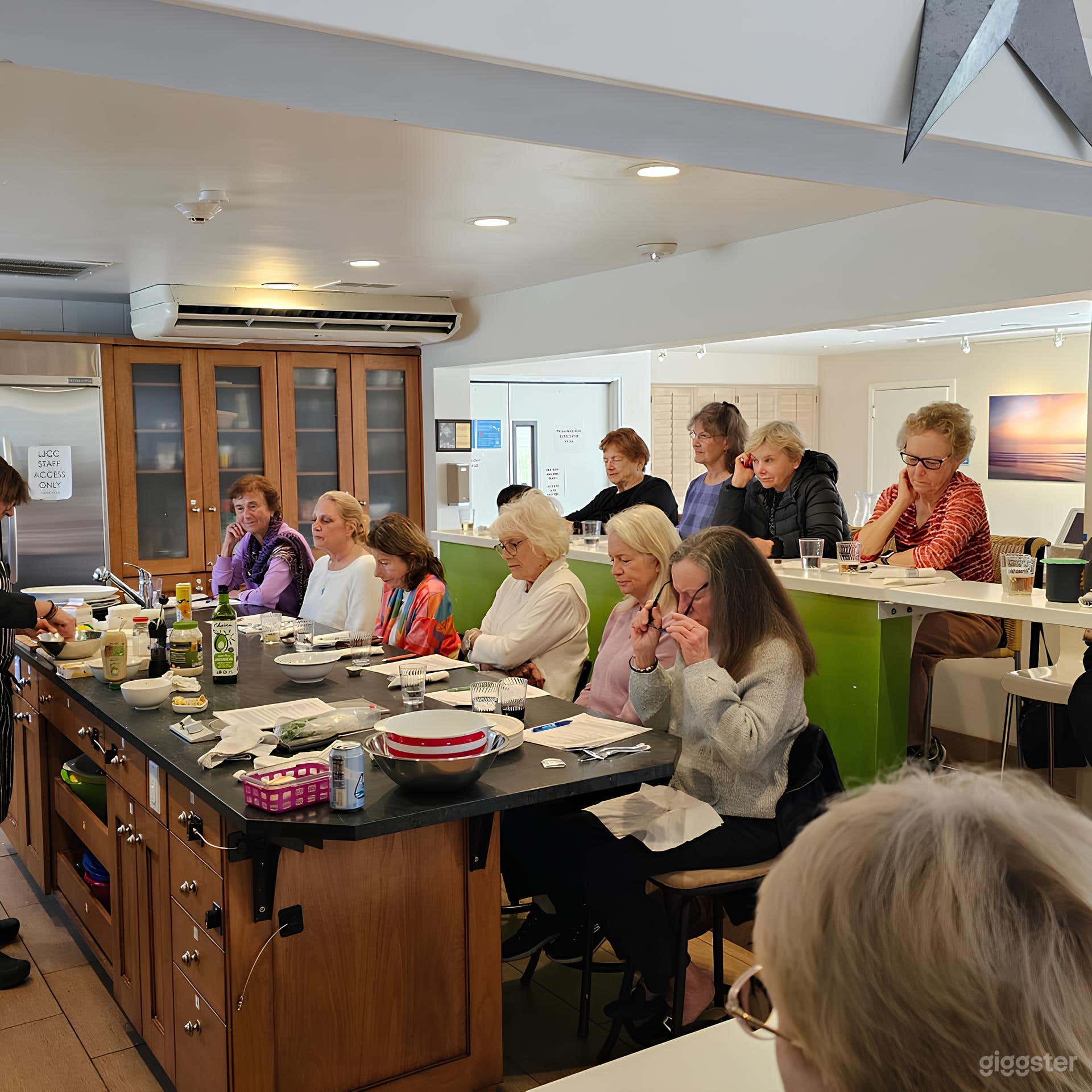 Exhibition Kitchen Photo 3