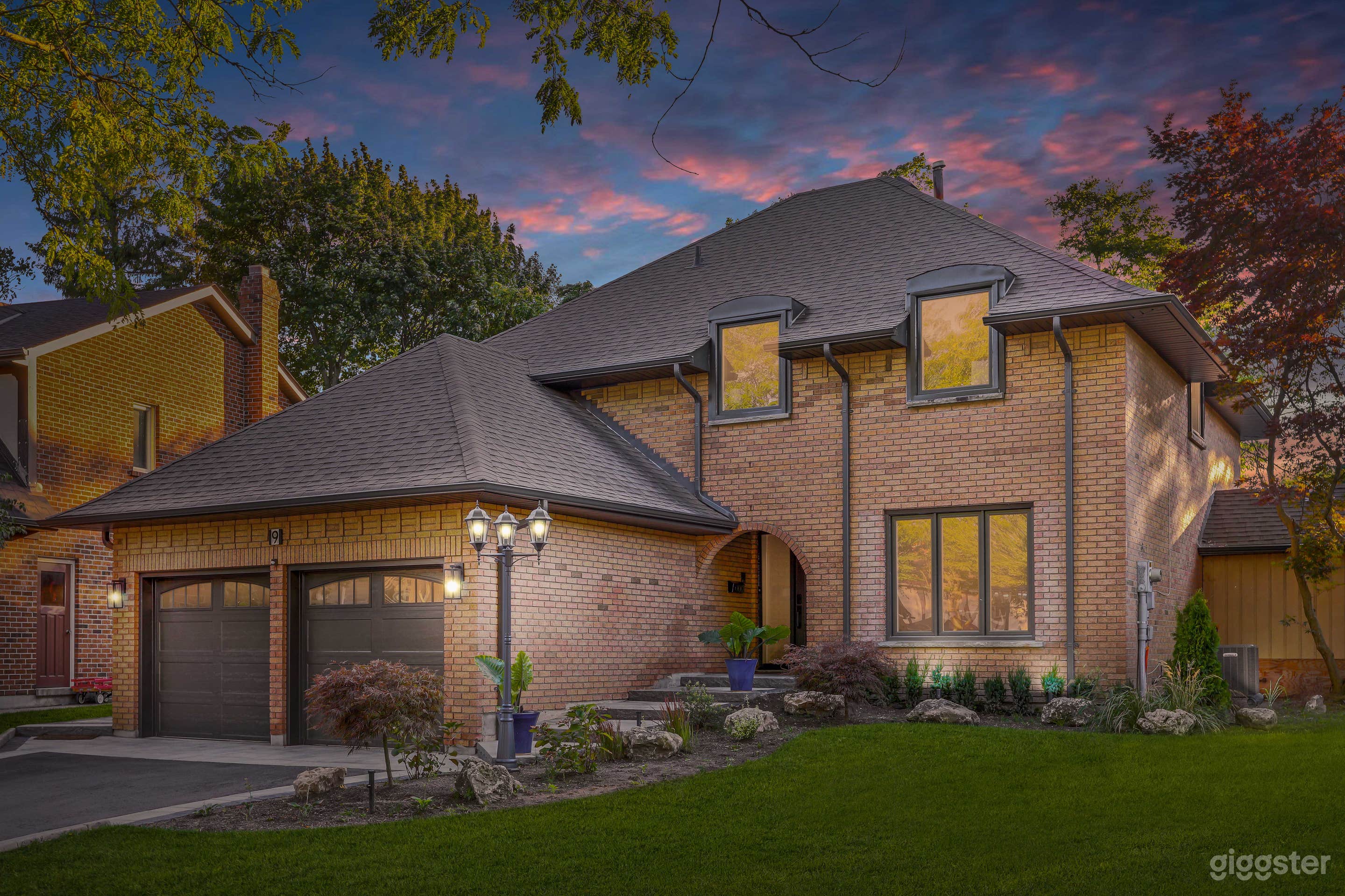 Chic City Pool and Garden Resort Photo 3