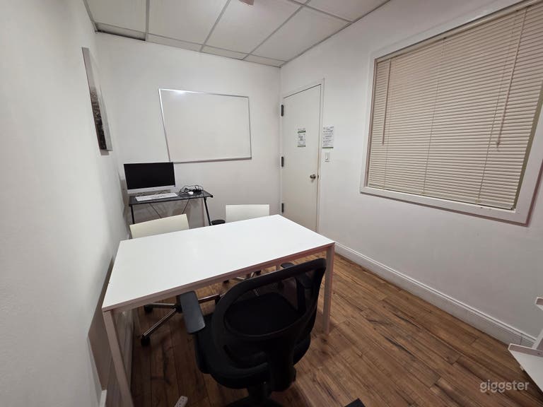  704-J: 4-Person Meeting Room in Manhattan, New York City 