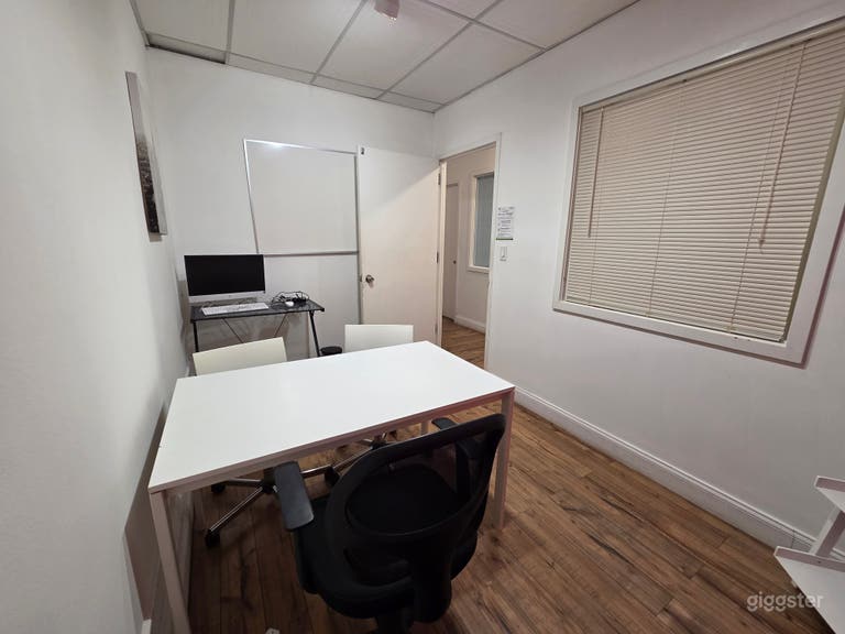  704-J: 4-Person Meeting Room in Manhattan, New York City 