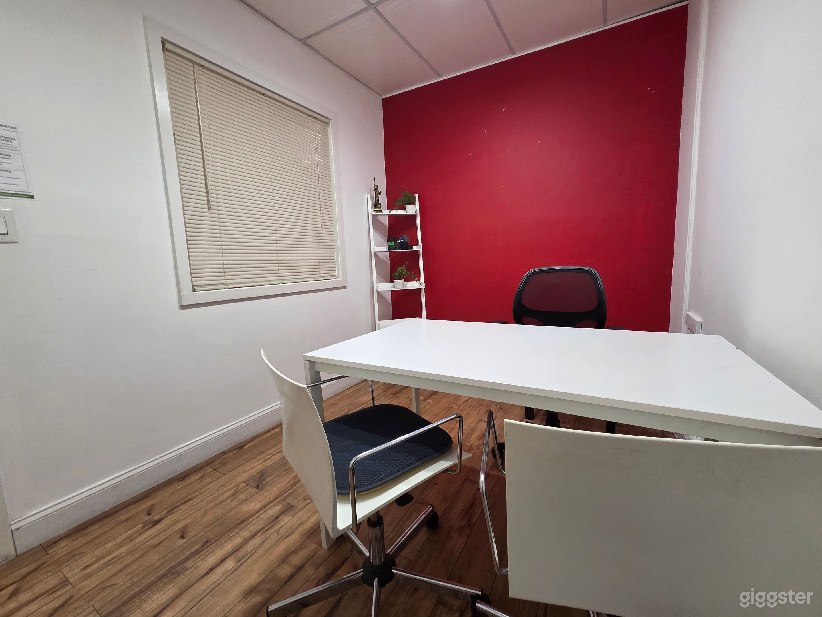 704-J: 4-Person Meeting Room in Manhattan, New York City Photo 3
