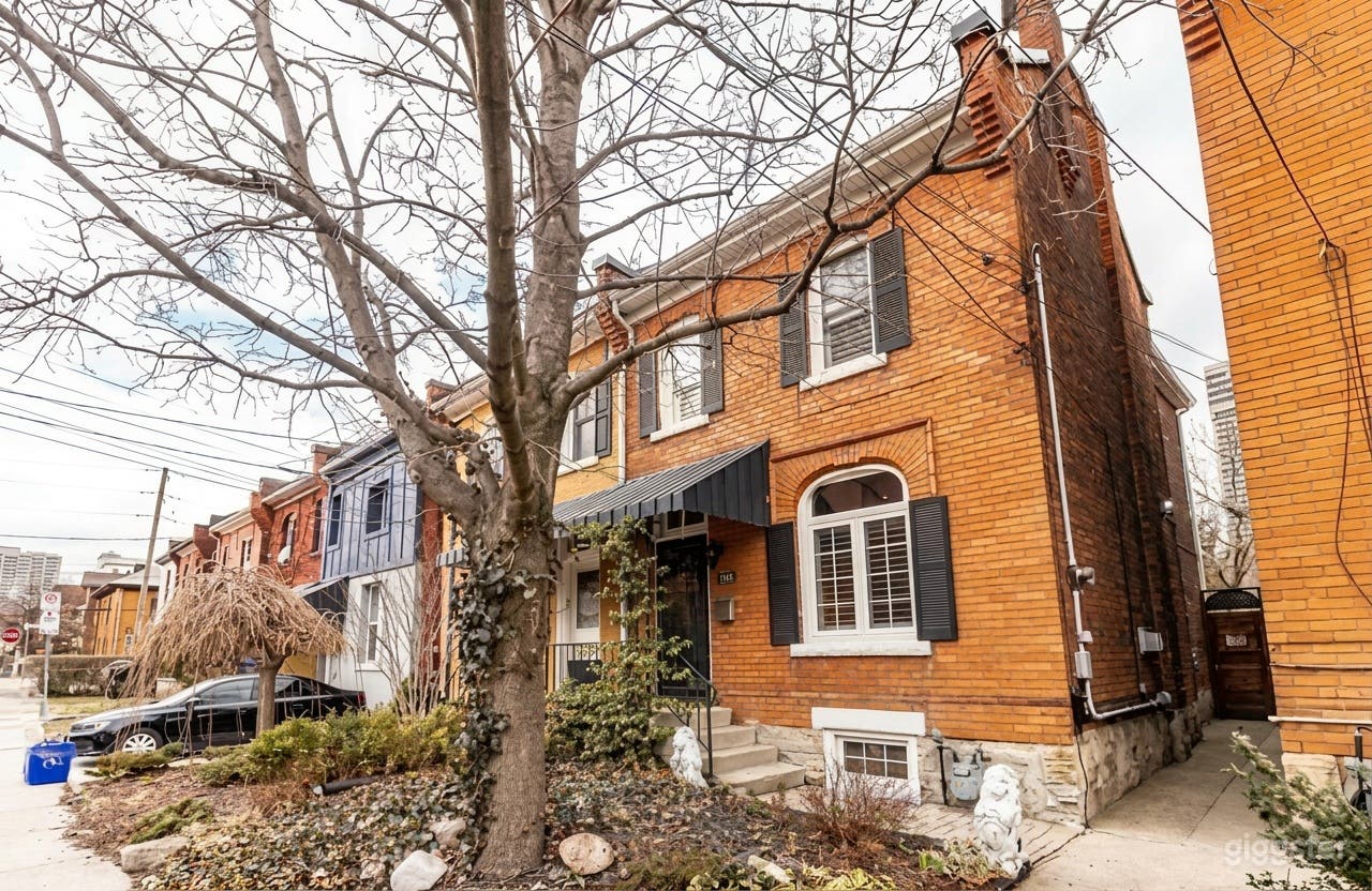 Beautiful Victorian Row House Photo 2