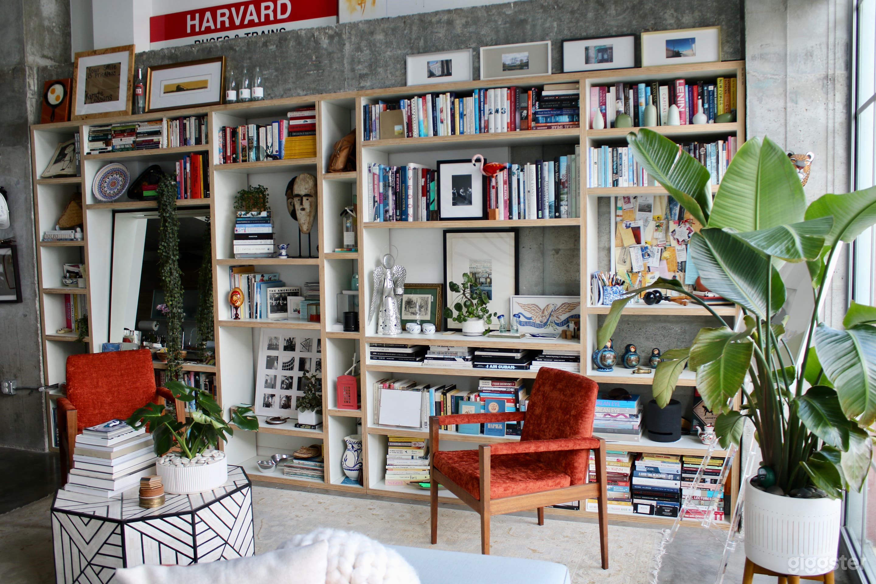 Beautiful Industrial Loft With Midcentury Modern Decor Photo 3