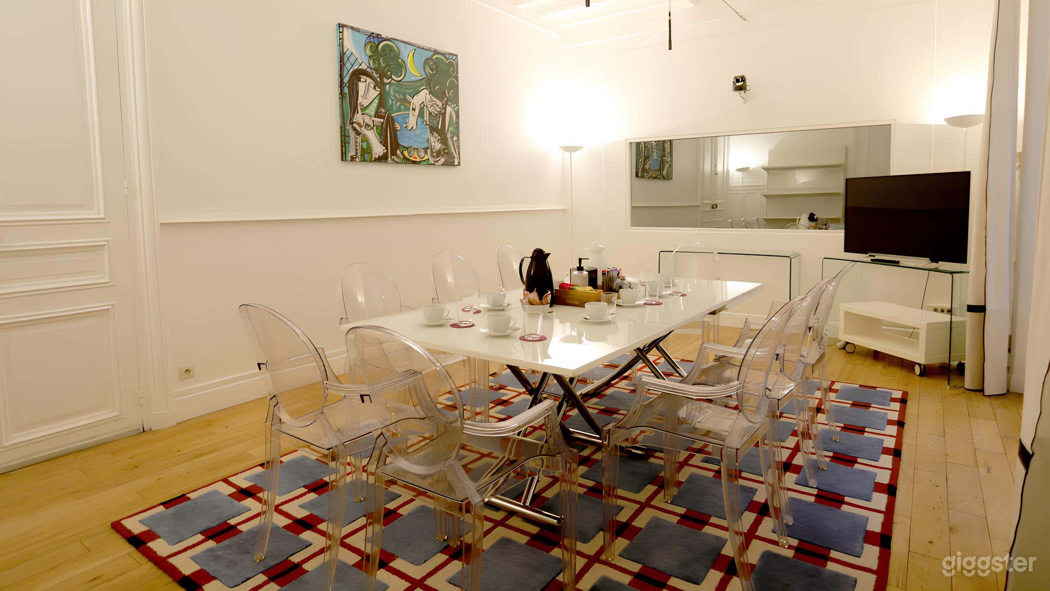 Photo de Purple Room - Designed to Foster a Studious Atmosphere 2