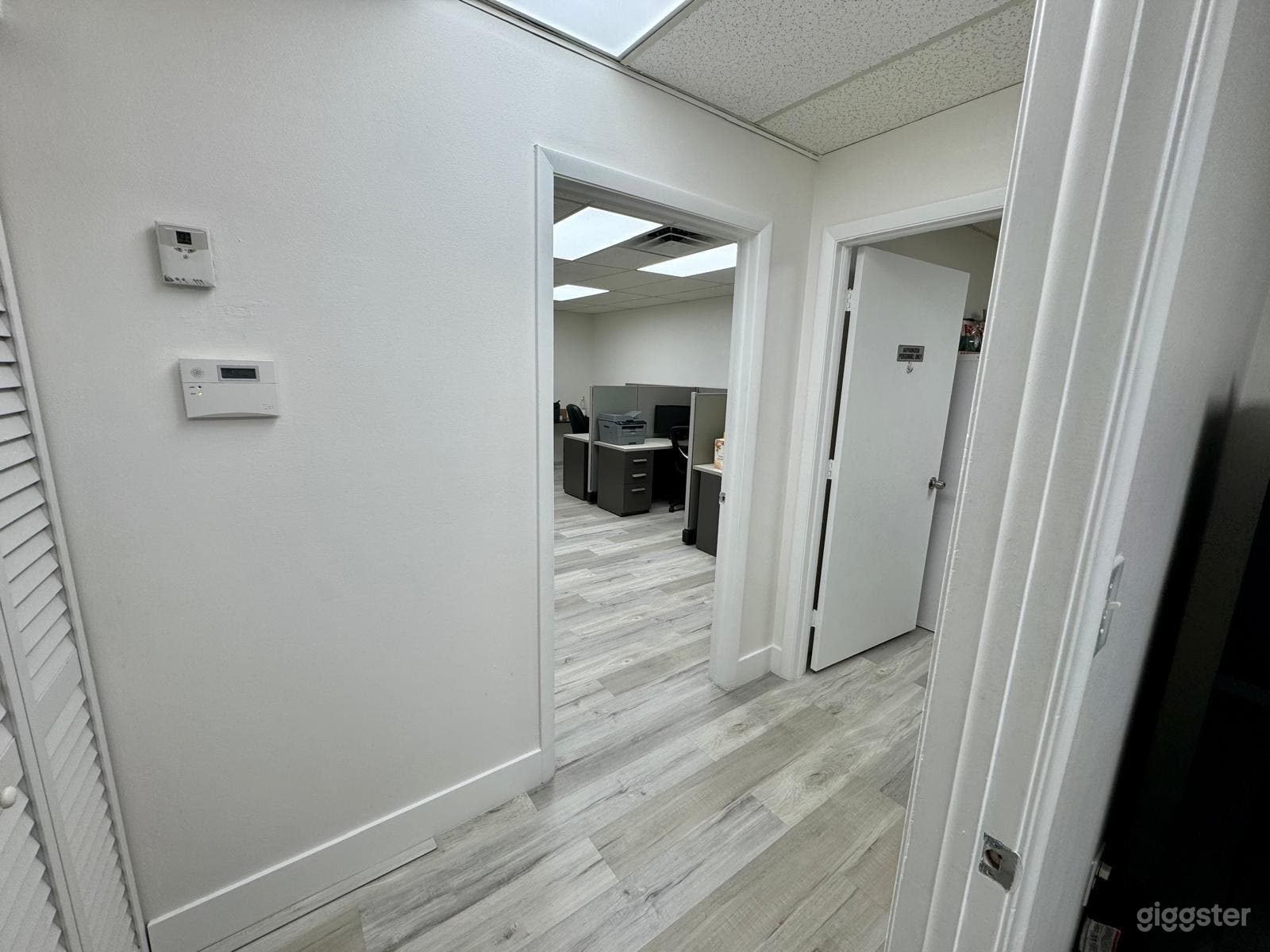 RARE MIAMI CORPORATE OFFICE LOCATION Photo 3