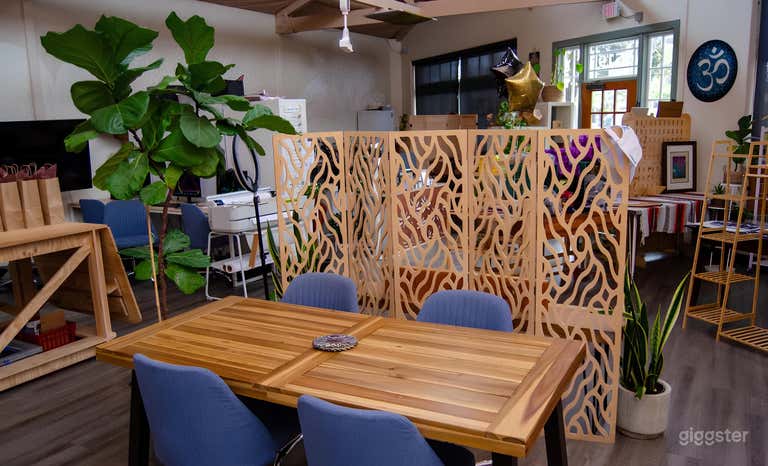  Creative Studio for Filming, Photoshoots, Meetings & Events 